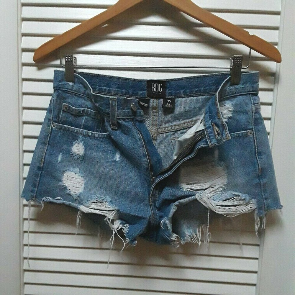 BDG Distressed Destructed Denim Jeans Blue Shorts Ripped Frayed Mid Rise Size 27 - Picture 2 of 12